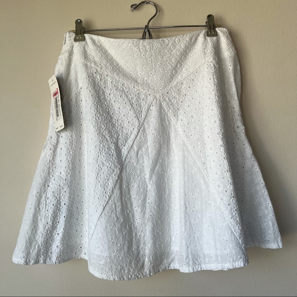 Lauren Ralph Lauren NWT Vintage Dead Stock Embroidered Skirt White Size Petite 4 - Picture 4 of 7